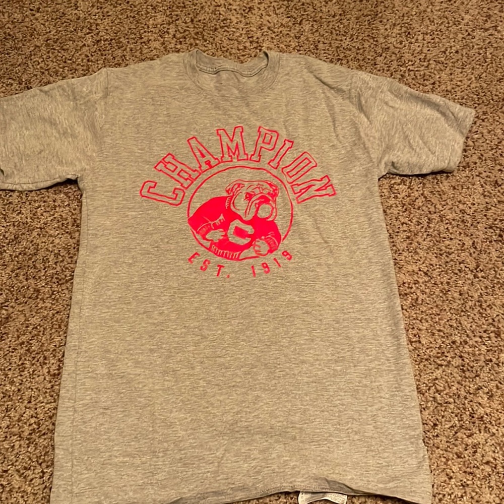 grey tshirt